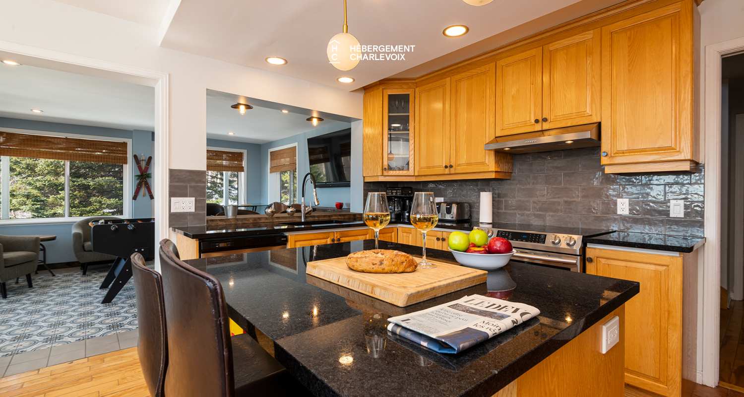 ATM-279 - Inviting Villa with breathaking views: Perfect for gatherings and exploring beautiful Charlevoix!